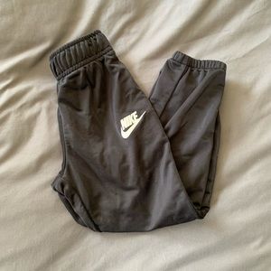 Nike black warm up pants 4t